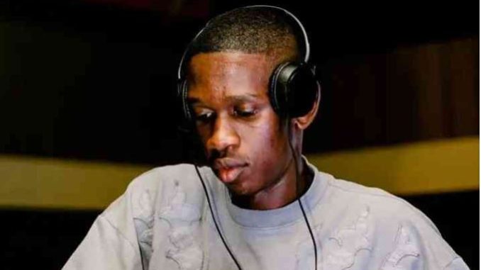 41 Tsebebe Moroke – Default Ft. Leray